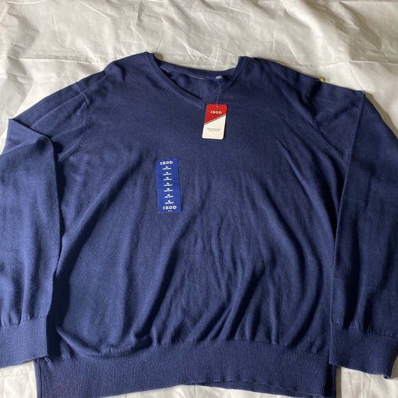 Blue Izod XL Peacoat Sweater. - Picture 3 of 3